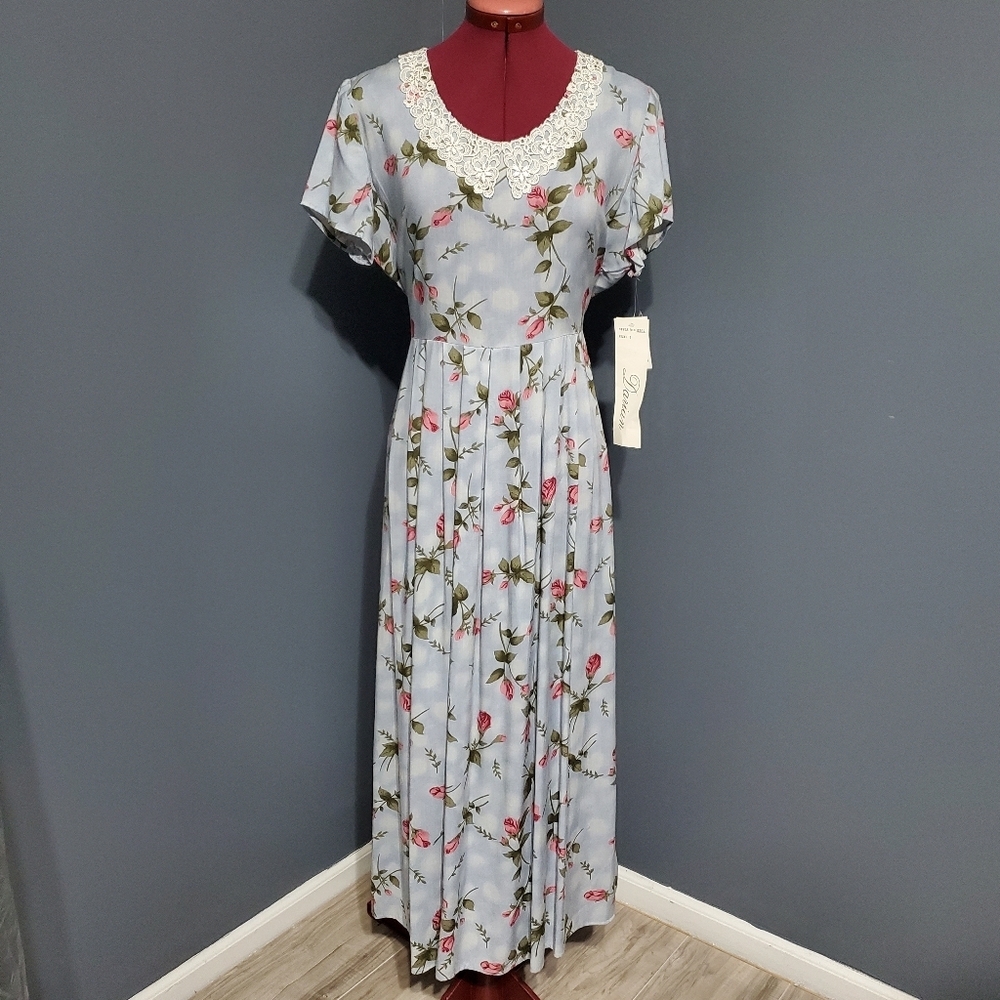 NWT Vintage Darian Maxi Dress Size 12 Lace Collar Tie Waist Blue Pink Roses